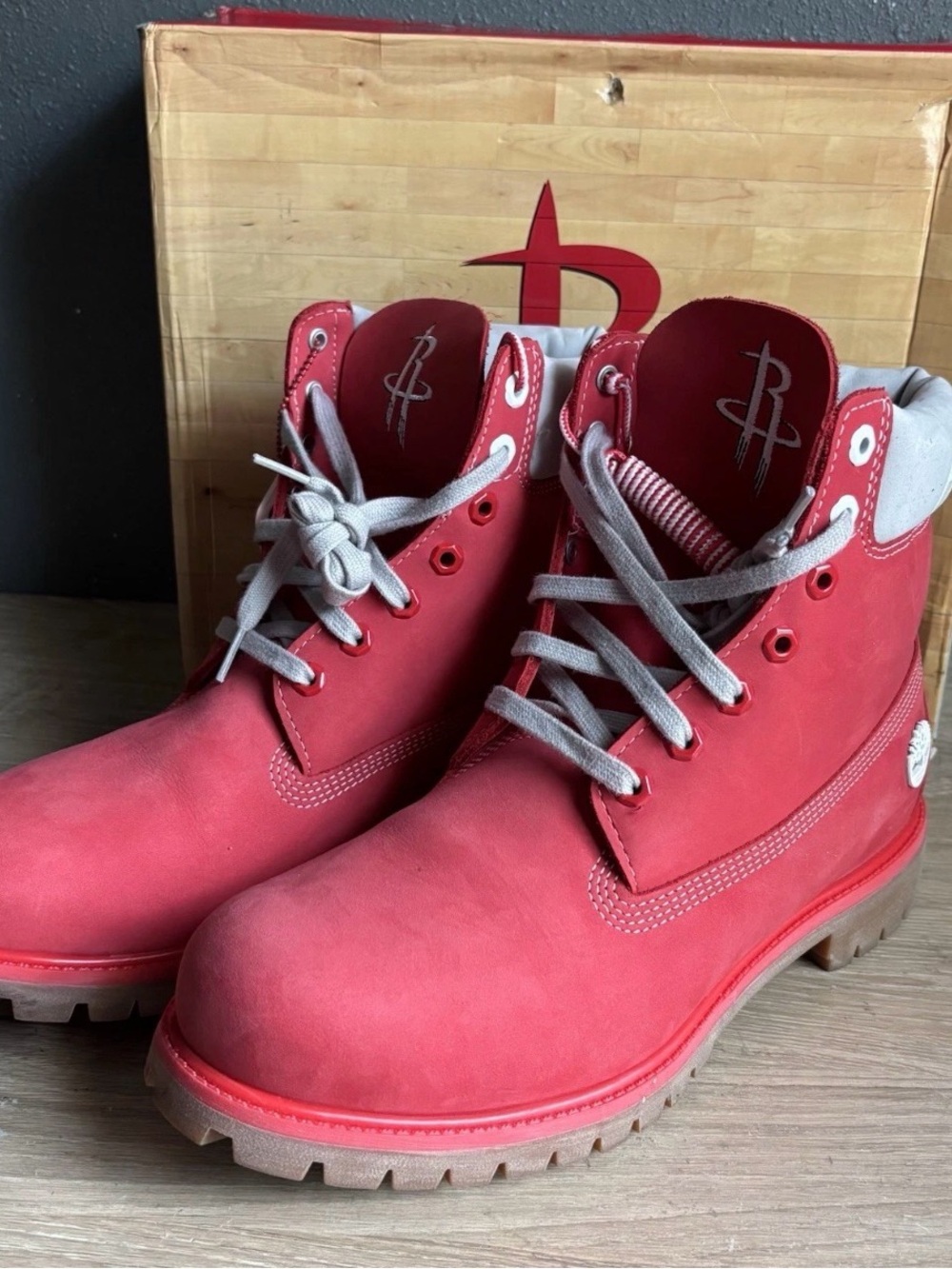 Houston Rocket Men's Red Timberland  Leather Boots. 12 M. Cond.is Good.